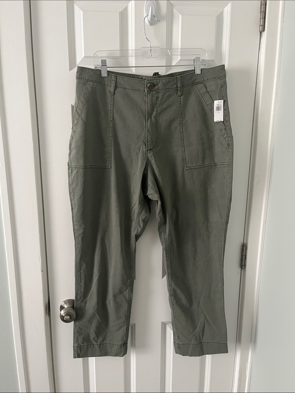 Old Navy Women’s Olive Cargo Chino Pants